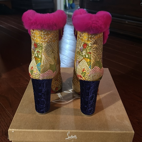Christian Louboutin May Wong 100 Multi
Authentic CL booties w/ tassels Size38/8B - Picture 4 of 10